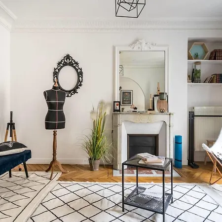 Elegant And Artistic Apt In The Marais Apartment *