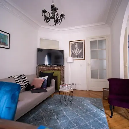 Elegant And Artistic Apt In The Marais * Paris