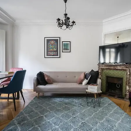 Elegant And Artistic Apt In The Marais Parigi